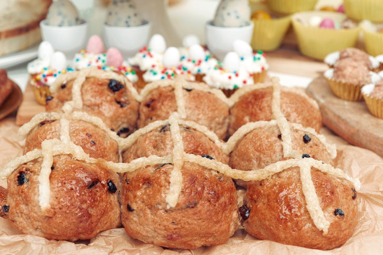 Hot cross buns